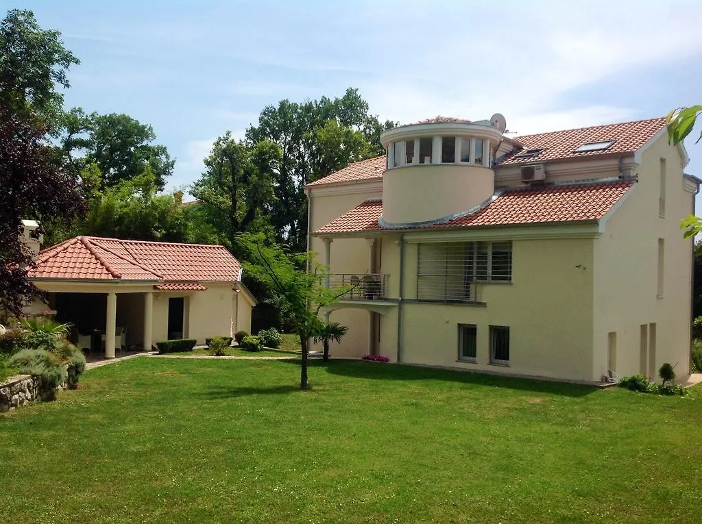 Apartments Villa Majda 0*, Matulji