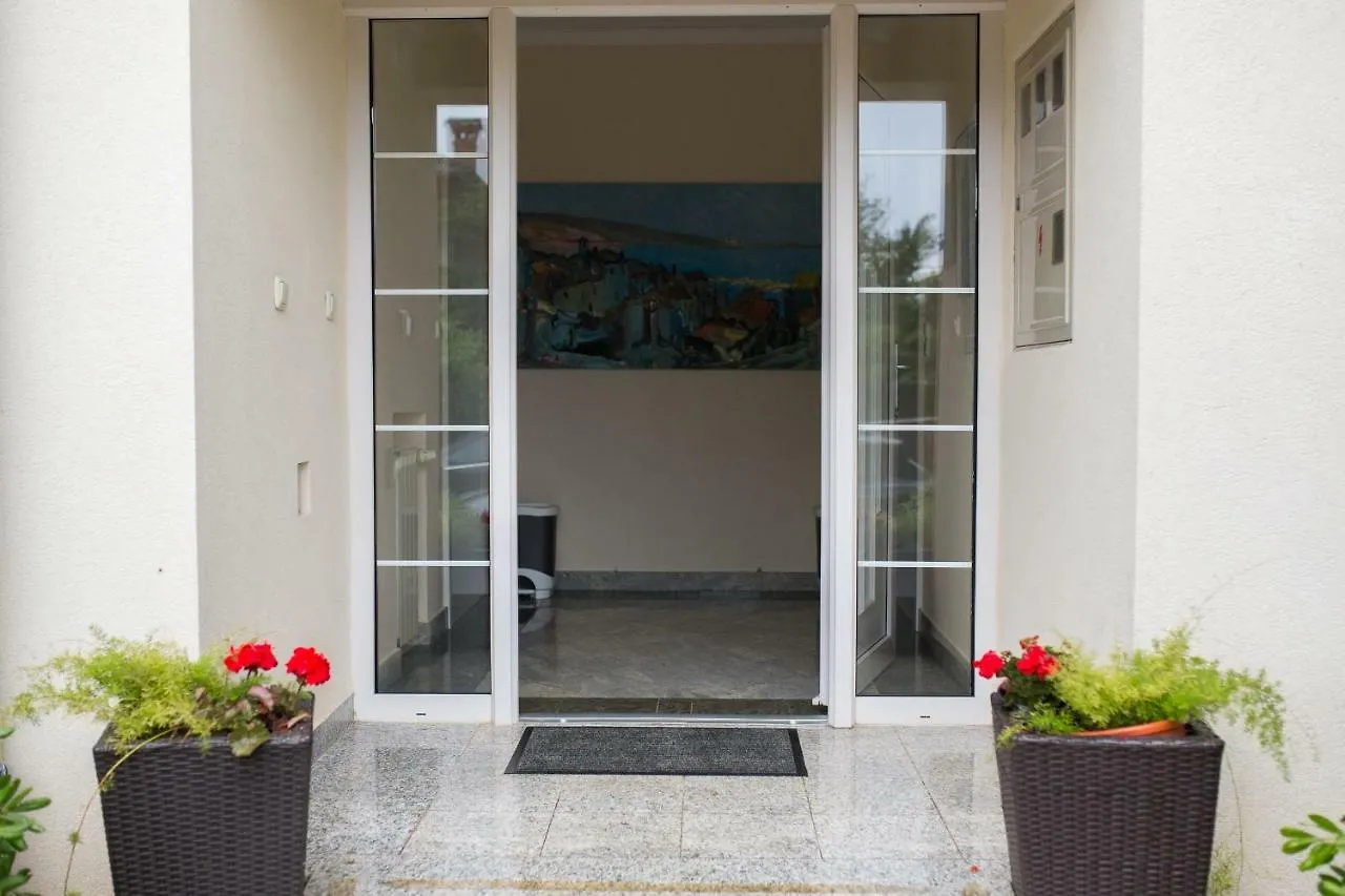Apartments Villa Majda